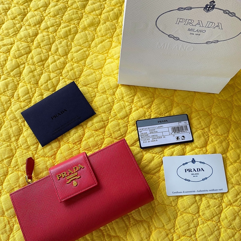 Prada Medium Saffiano Wallet in Pink
